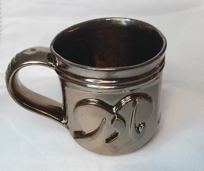 Keramikbecher Kalligraphie, Bedeutung "Mutter", Gold