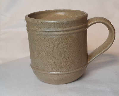Keramikbecher Kalligraphie, Bedeutung "nichts", Metallic-Creme